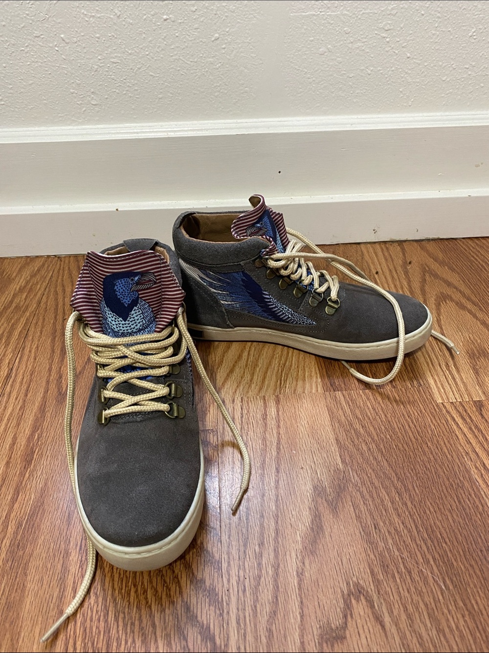 Inkkas High-Top Sneakers in Dark Gray with Blue Accent
